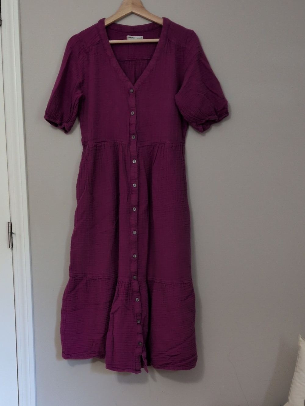 Women’s Button-Front Midi Dress in Raspberry